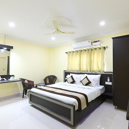 Pleasant Days Hotel Chennai Exterior foto